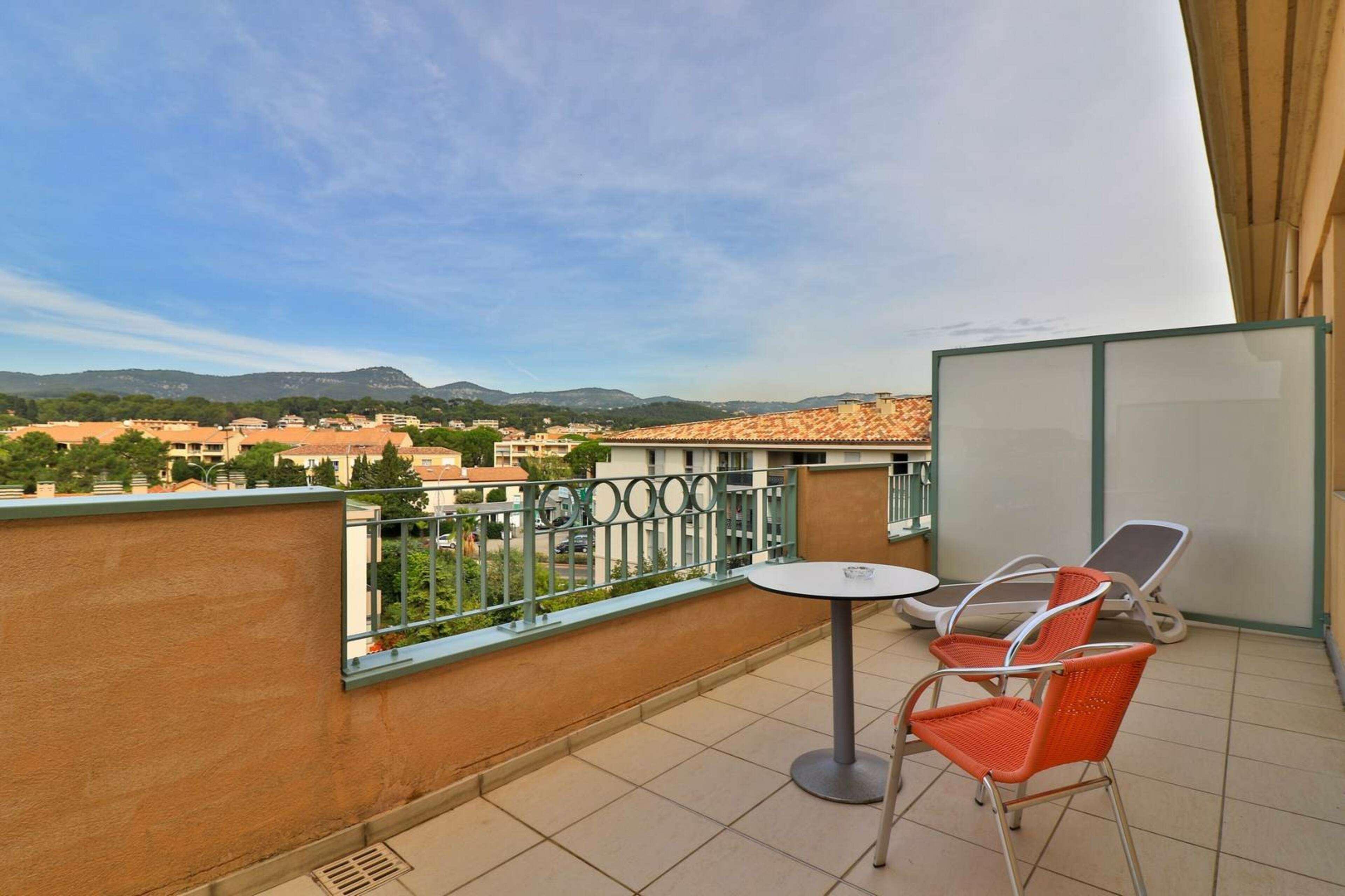Hotel Sanary, Soleil Et Jardin - Renovation Hiver 2024-25 Exterior foto
