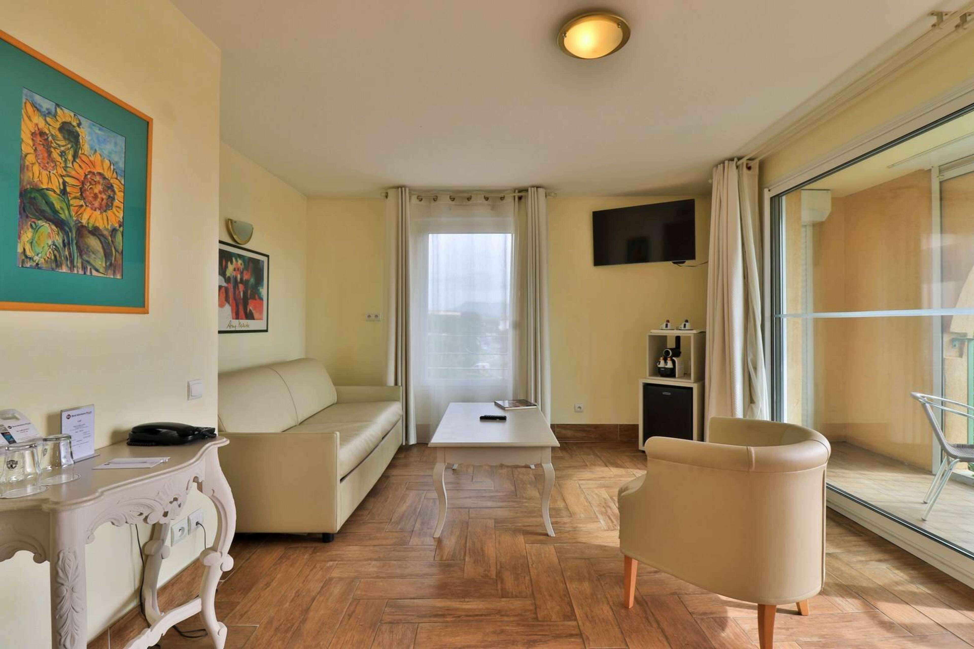 Hotel Sanary, Soleil Et Jardin - Renovation Hiver 2024-25 Exterior foto
