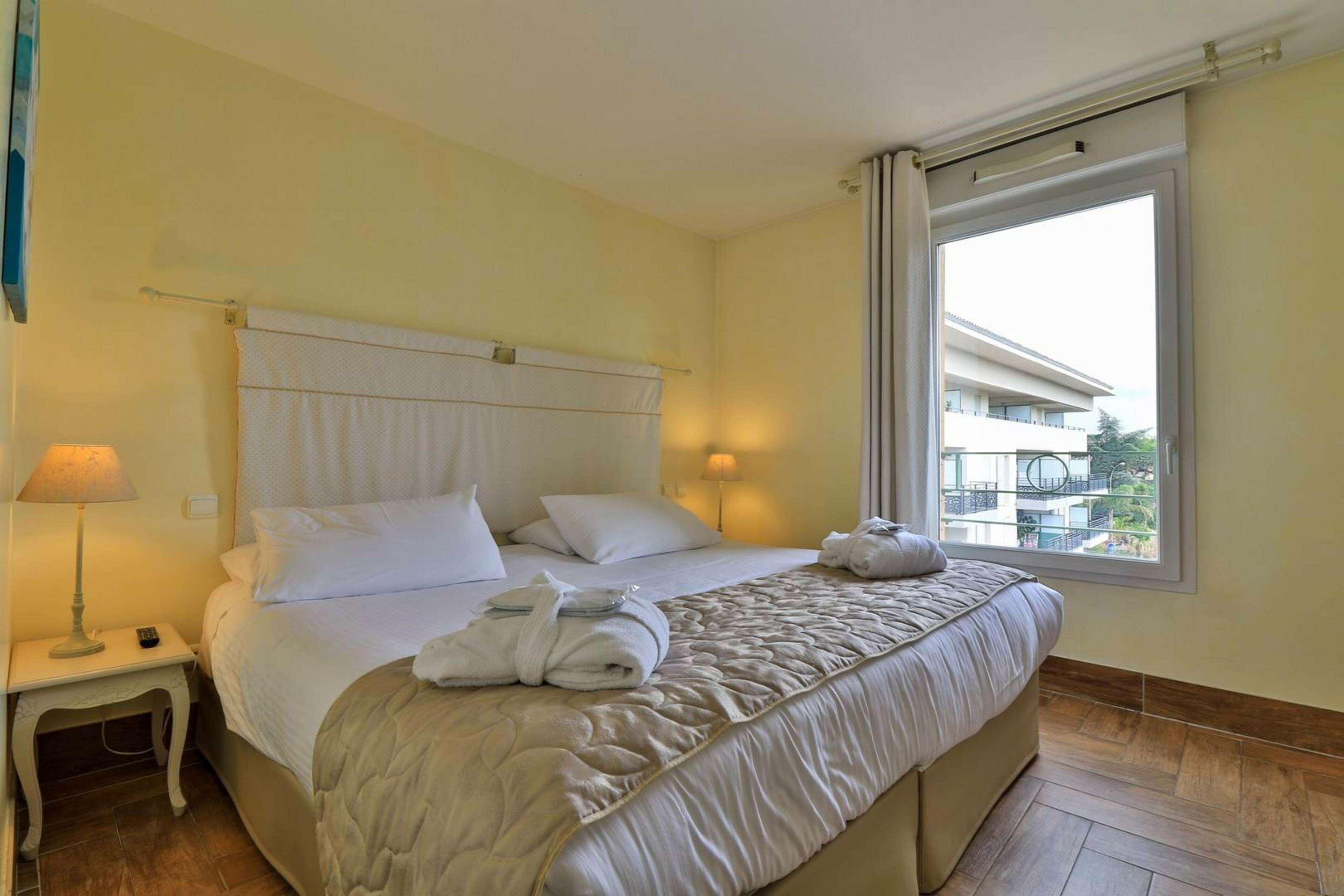 Hotel Sanary, Soleil Et Jardin - Renovation Hiver 2024-25 Exterior foto
