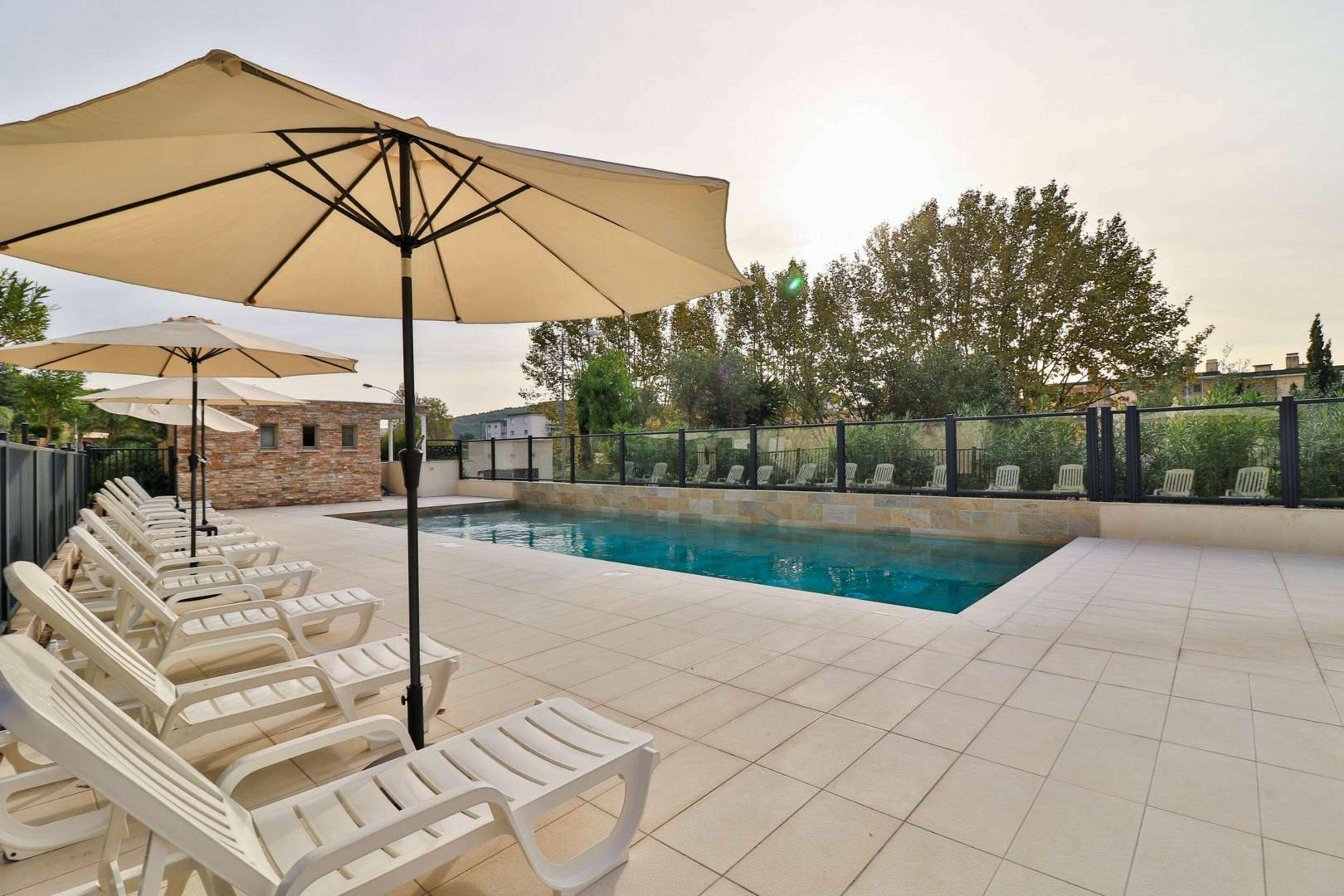Hotel Sanary, Soleil Et Jardin - Renovation Hiver 2024-25 Exterior foto