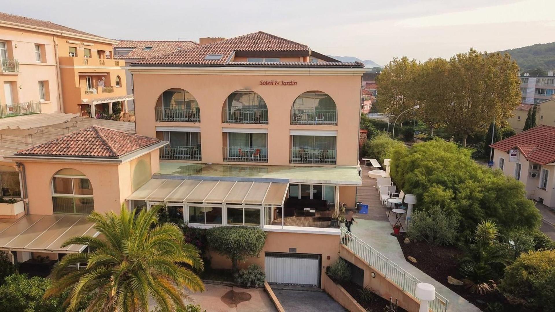 Hotel Sanary, Soleil Et Jardin - Renovation Hiver 2024-25 Exterior foto